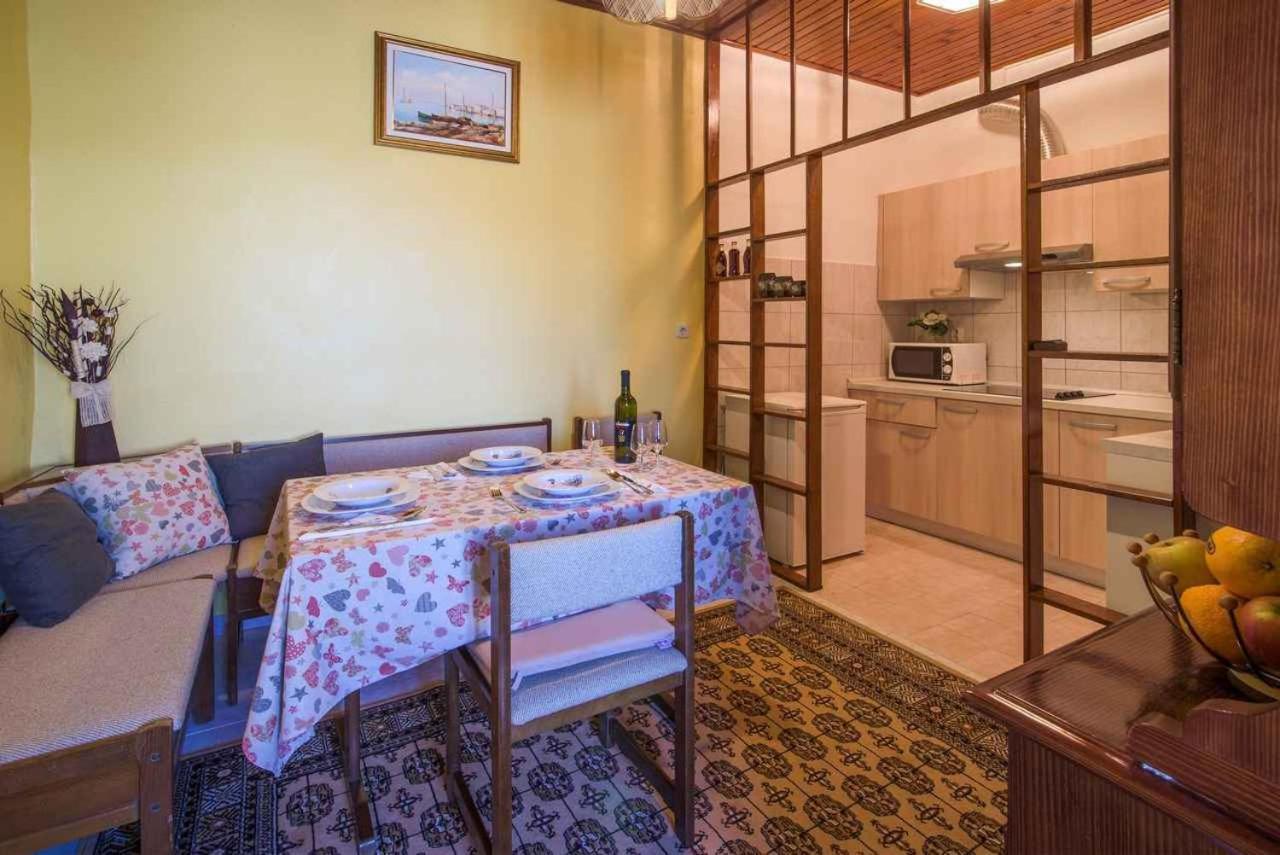 Apartment In Vrbnik/Island Krk 35825 外观 照片